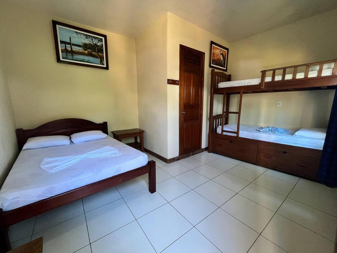 Hostel มาเนาส์ ภายนอก รูปภาพ
