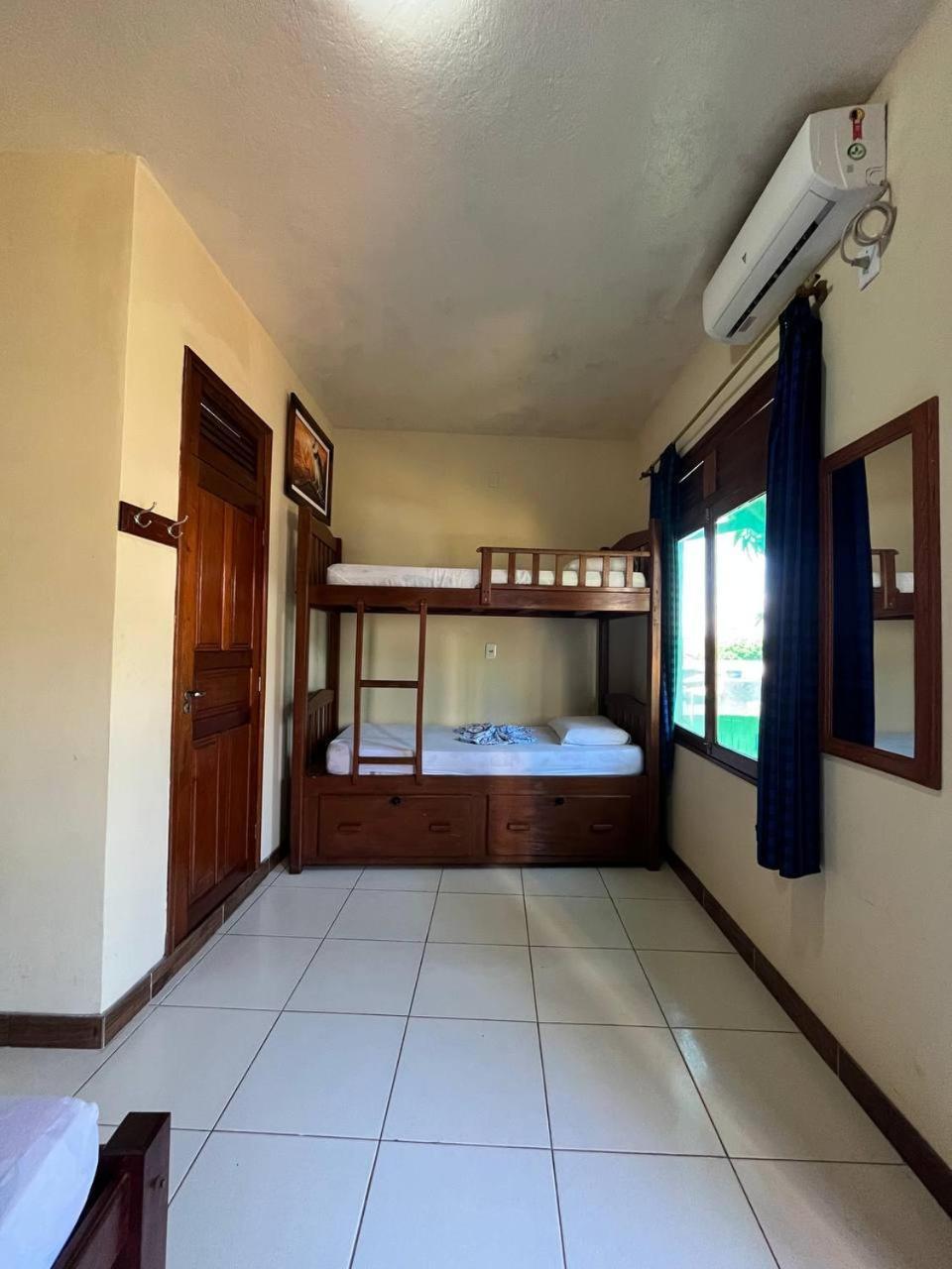 Hostel มาเนาส์ ภายนอก รูปภาพ